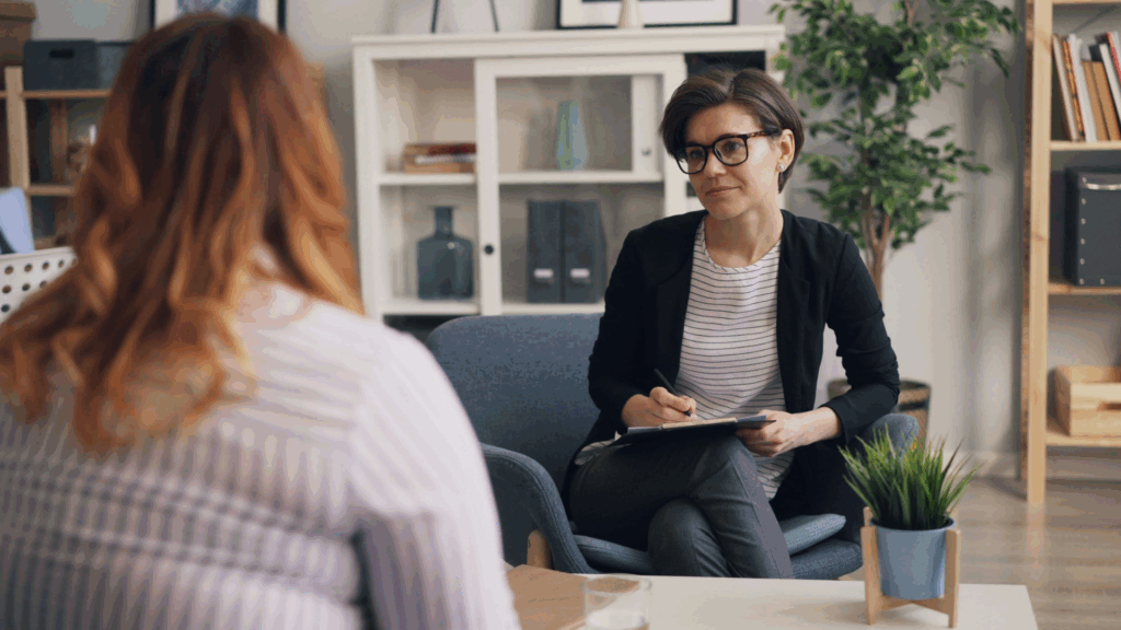 Salariée en soutien psychologique avec une psychologue du travail