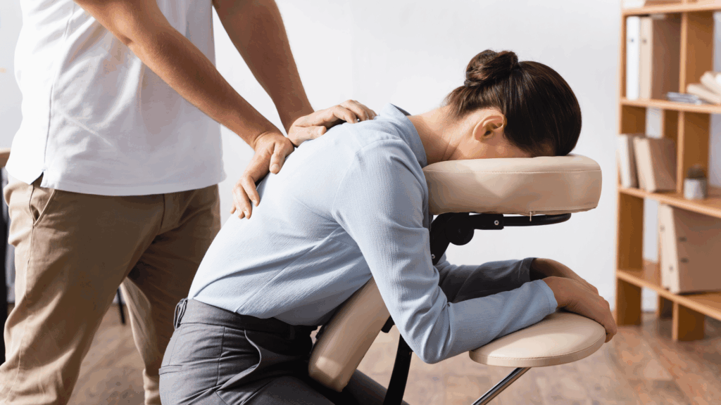 Massage amma assis au travail